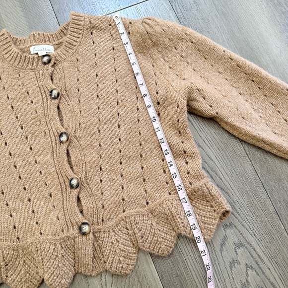 NWOT Camellia Boutique Brand Scallop Edge Tan Peplum Cardigan Sweater Top - Picture 11 of 11
